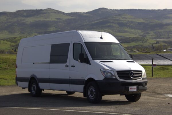 1361Sprinter2500Outside001